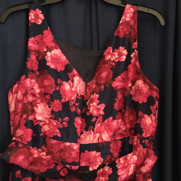 Floral print dress - Picture 2 of 2